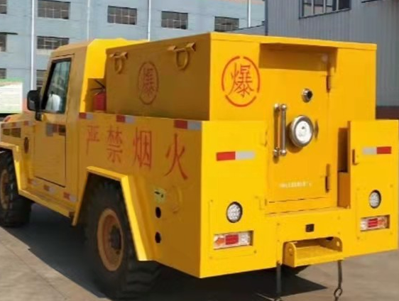 马边凯龙爆破器材运输车：保障爆破任务的安全运行